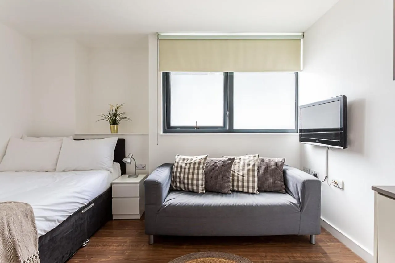 Chamber Street Apartment 1 London United Kingdom
