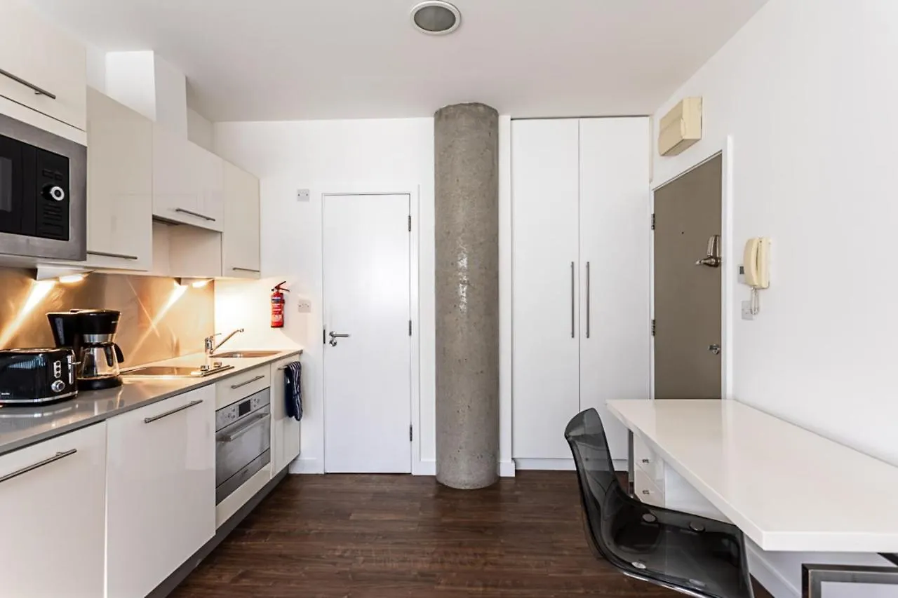 Chamber Street Apartment 1 London United Kingdom