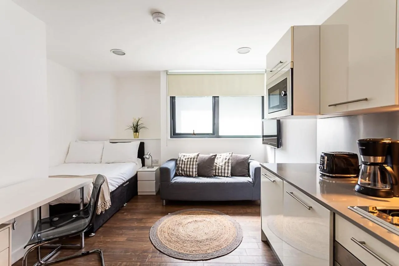 Chamber Street Apartment 1 London