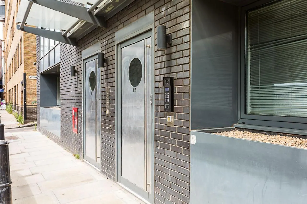 Chamber Street Apartment 1 London United Kingdom