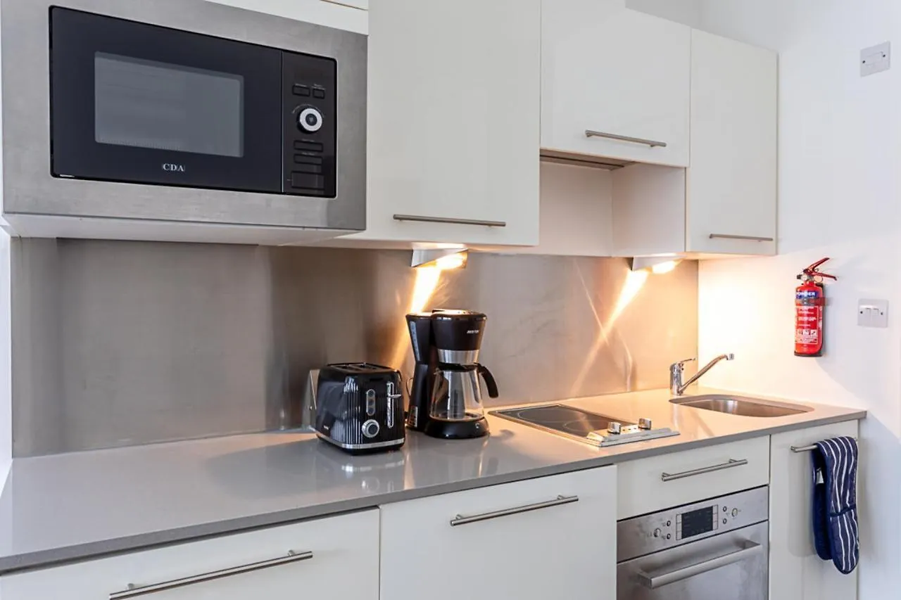 Chamber Street Apartment 1 London 0*,