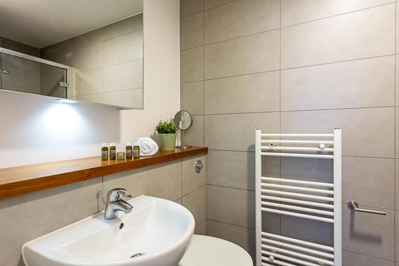 Chamber Street Apartment 1 London