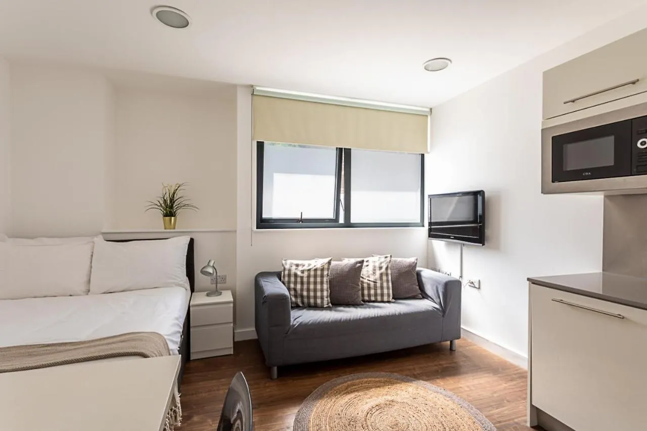 Chamber Street Apartment 1 London